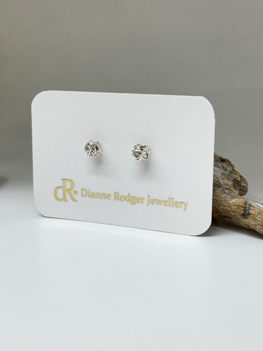 Boucles d'oreille Twist Stud earring, Fait en Outaouais Dianne Rodger Twist std-6 mm