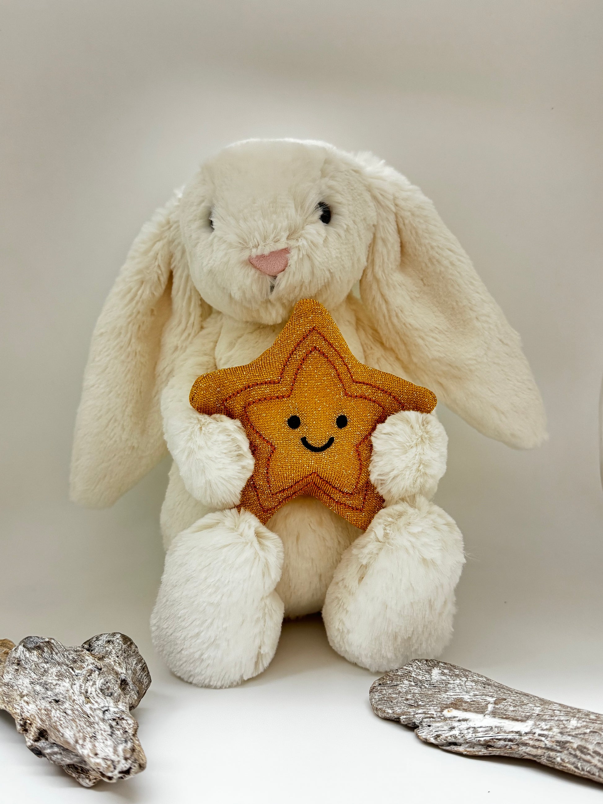 Lapin crème avec étoile peluche Jellycat dessinée à Londres Lapin crème avec étoile BB3STAR