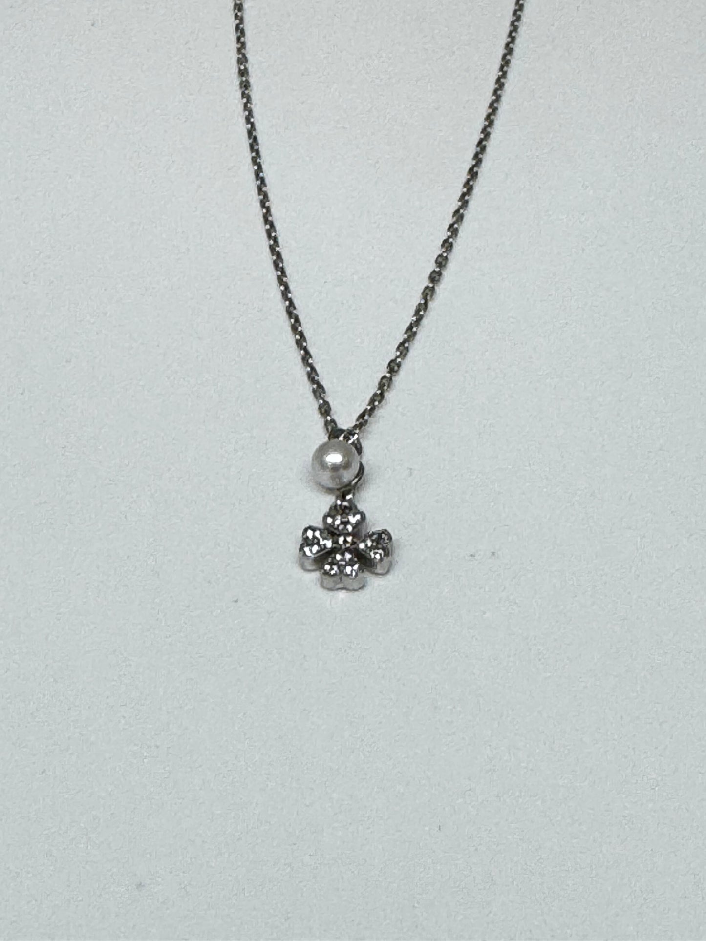 Collier Trèfle en Argent 925 et une perle Kurshuni Collier Trèfle en Argent 925 et une perle KX340-2