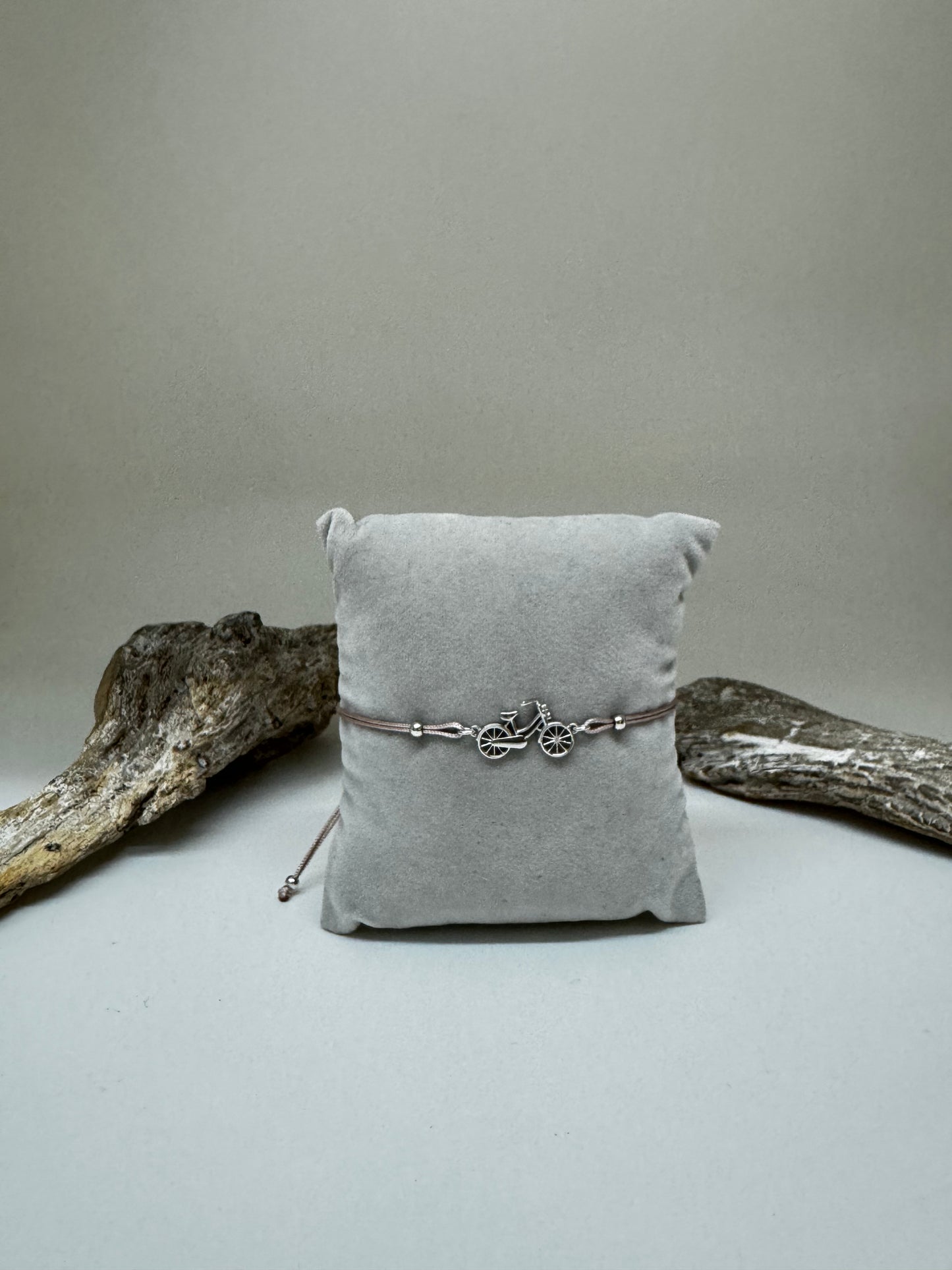 Bracelet Bicyclette Argent 925 sur cordon taupe Kurshuni Bracelet Bicyclette Argent 925 KR1334-4