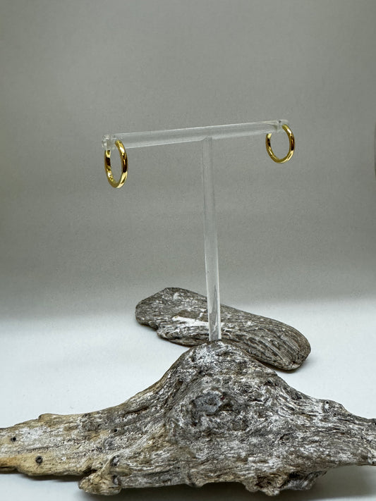 Anneaux style huggies en argent sterling plaqué or 24 carats Kurshuni Anneaux style huggies en argent sterling plaqué or 24 carats KR893-3