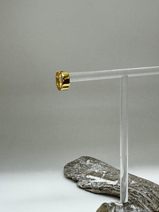 Anneaux style huggies en argent sterling plaqué or 24 carats Kurshuni