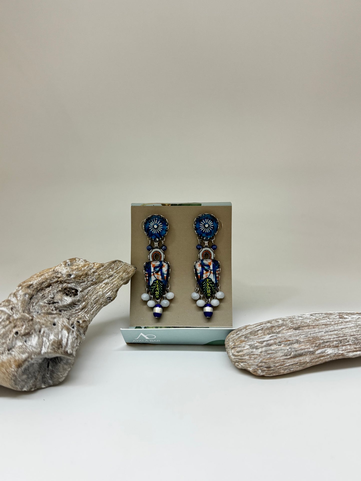 Boucles d'oreilles Casual Glass Apollo AyalaBar fabriquée au Moyen-Orient Boucles d'oreilles Casual Glass Apollo R2418