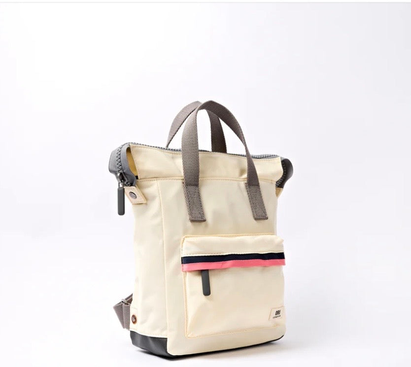 Bantry Backpack in Wax Paper Stripe Ori London Sac à dos Bantry à rayures Nylon Recyclé