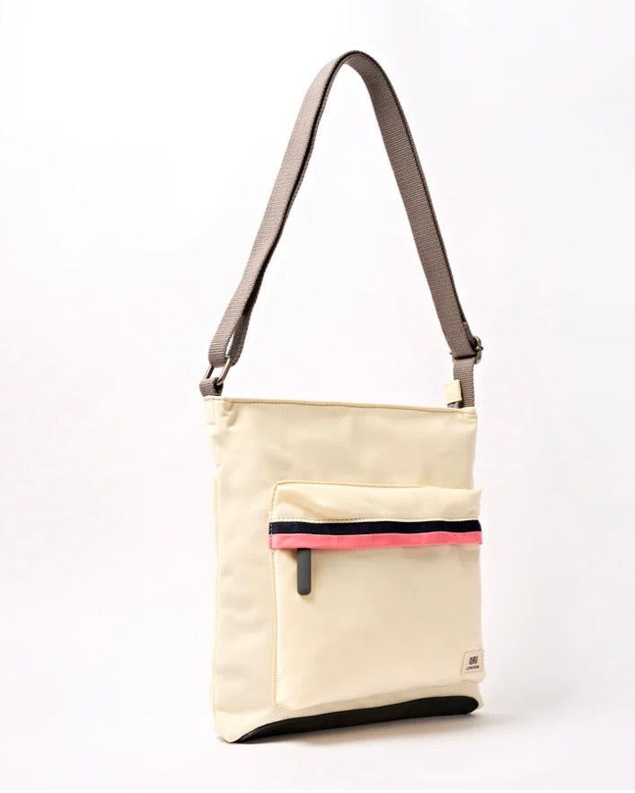 Sac bandoulière Kennington à rayures en Nylon recyclé Ori London Kennington Crossbody
