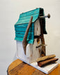 Cabane d'oiseaux blanche et verte fait de bois recyclé Fait mains Bertrand Massé