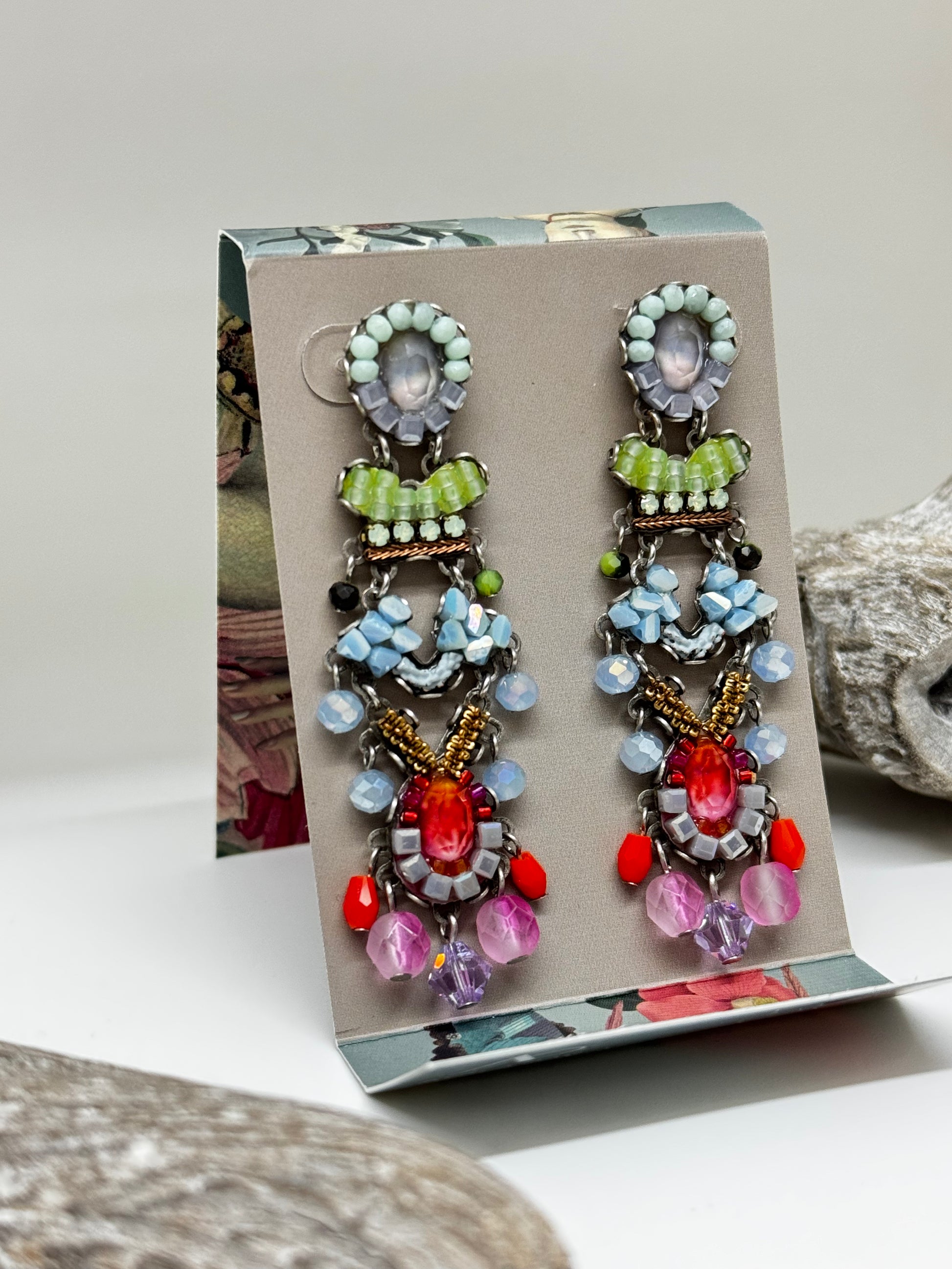 Boucles d'oreilles artisanales perlées, Floral AyalaBar fabriquée au Moyen-Orient Floral AyalaBar C2358