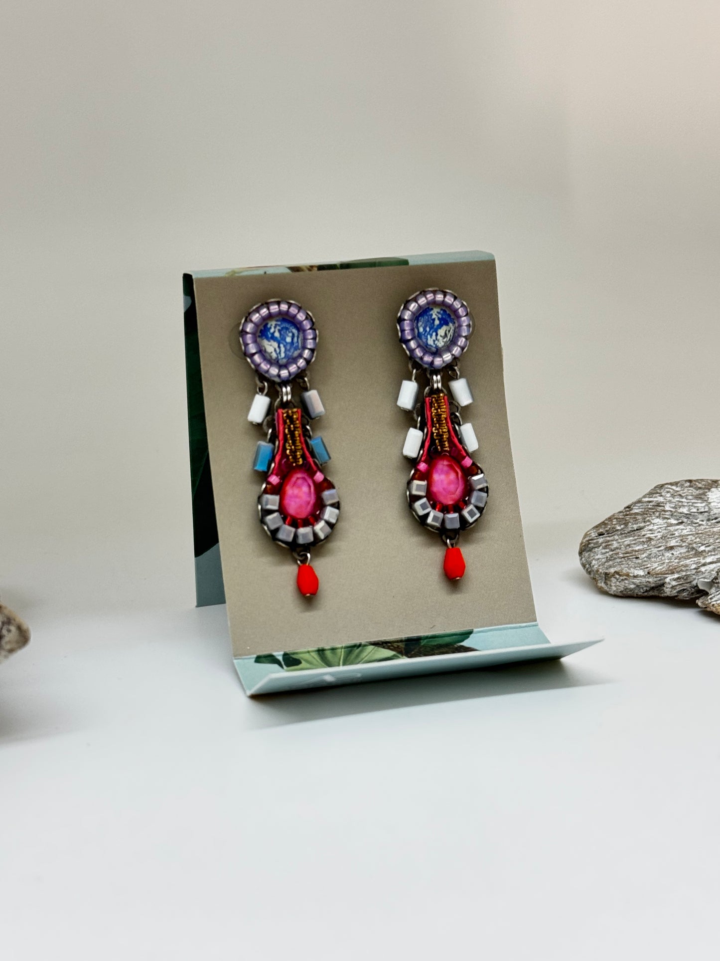 Boucles d'oreilles artisanales perlées, Petal AyalaBar fabriquée au Moyen-Orient Petal AyalaBar C2361