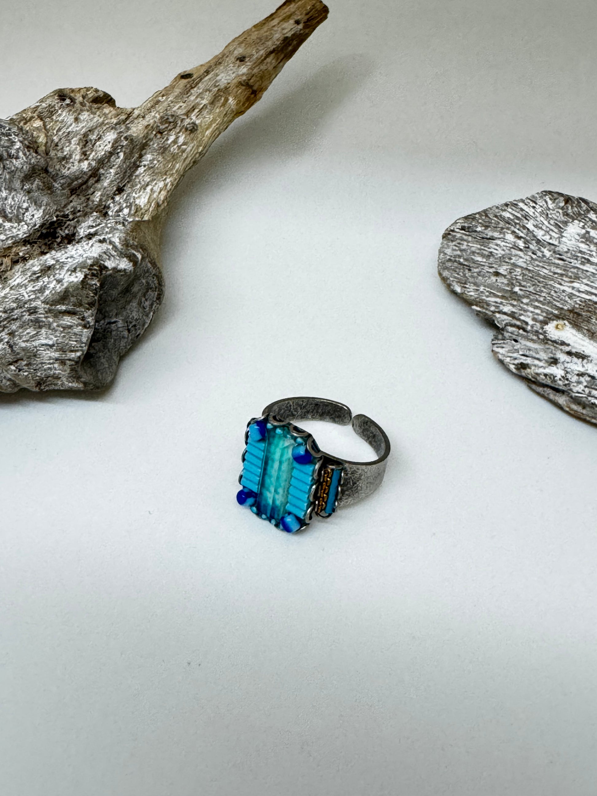 Bague Artisanale métaux antique et verre Fait main au Moyen Orient Ayalabar R6038