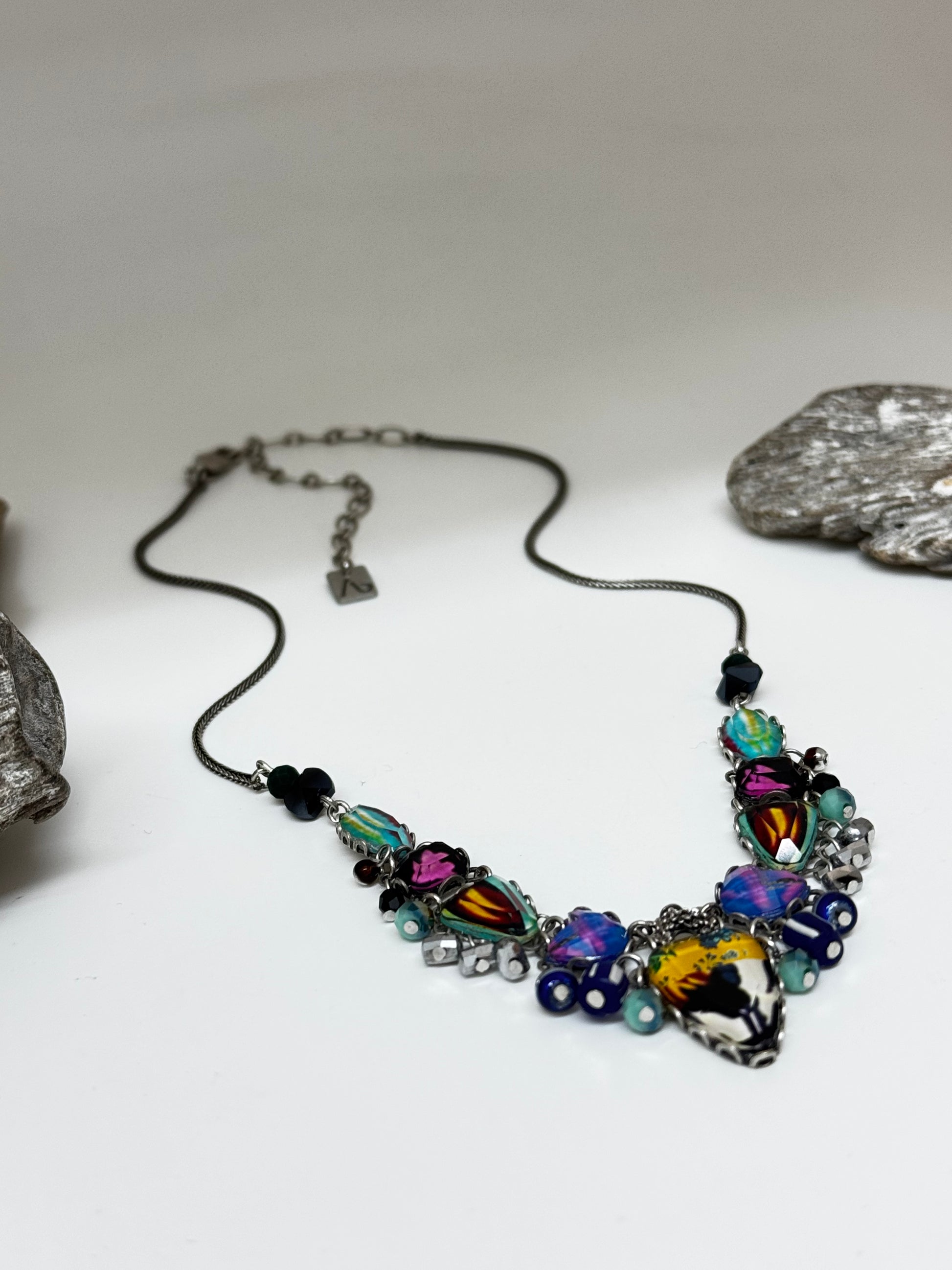 Collier artisanal en verre Réglisse AyalaBar fabriquée au Moyen Orient R3640