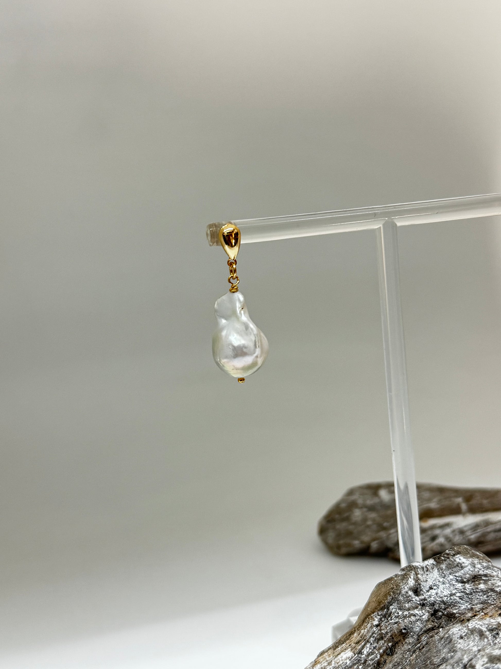 Boucles d'oreilles Gold filled et perles baroque Maylin Toronto Boucles d'oreilles Gold filled