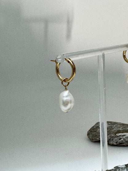 Anneaux Gold filled et perles baroque Maylin Toronto Anneaux Gold filled et perles