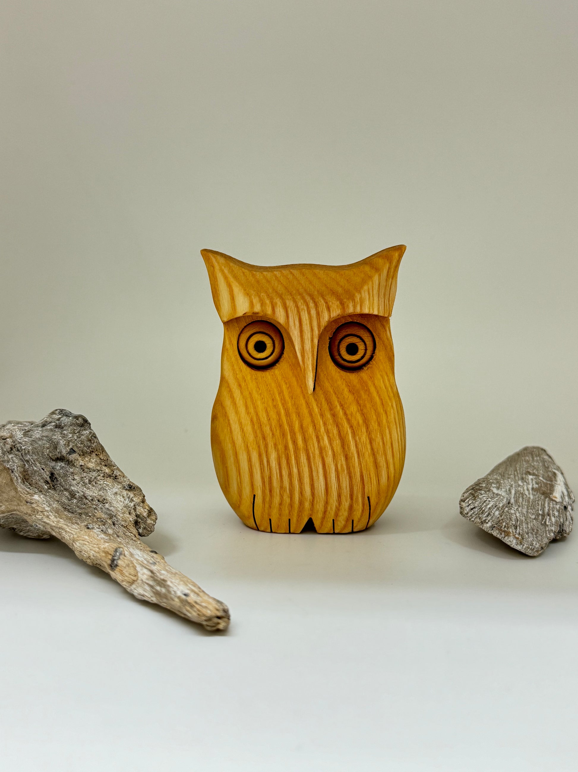 Hiboux en bois Fait main en Allemagne Black Forest Owl Waidfabric art5166