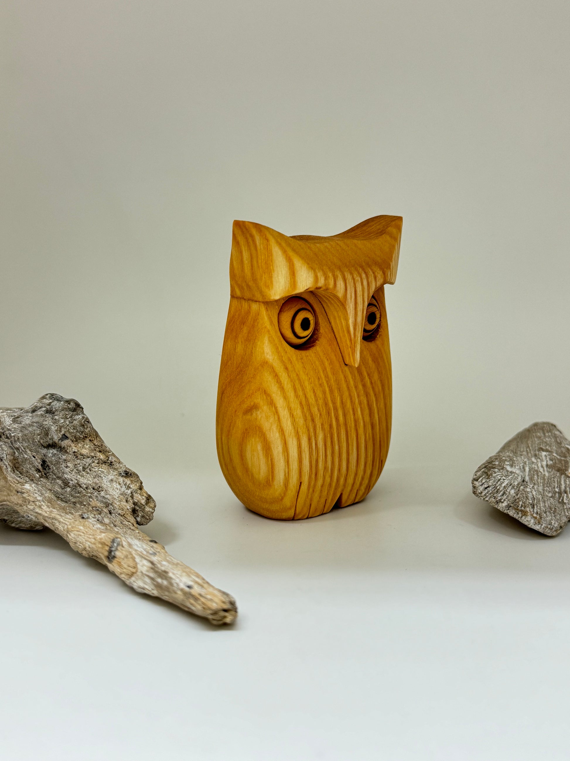 Hiboux en bois Fait main en Allemagne Black Forest Owl Waidfabric art5166