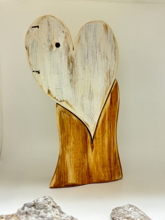 Coeur blanc fait de bois recyclé Fait main à Cap Santé Bertrand Massé Artiste