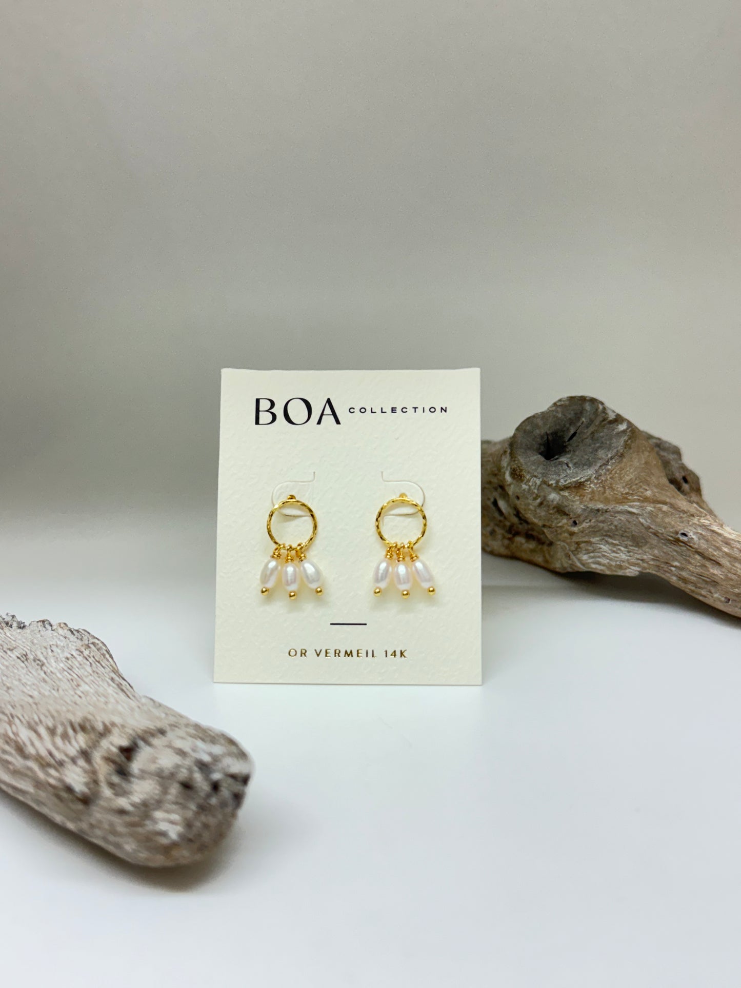 Boucles d'oreilles HASRA avec perles vermeil 14 carats, dessinées à Montréal
