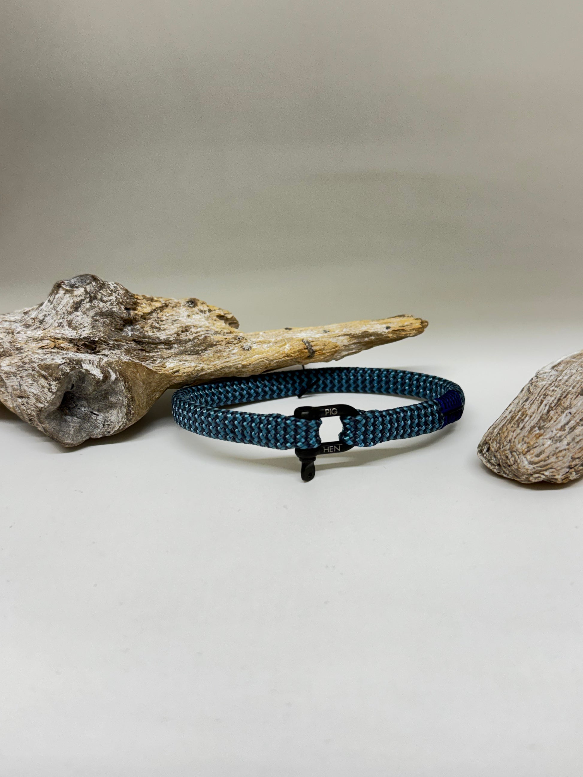 Vicious Vik - Steel Blue Slate Gray - Black &nbsp;Fait main à Amsterdam Pig&amp;Hen Bracelet Steel Blue Slate Gray - Black