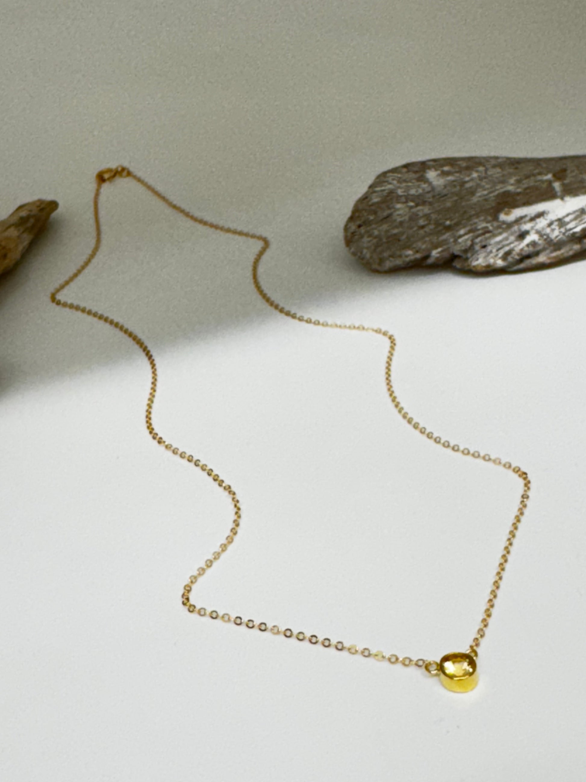 Collier Comino en or vermeil et citrine dessiné à Vancouver Mimi Marge 05-p803-CI