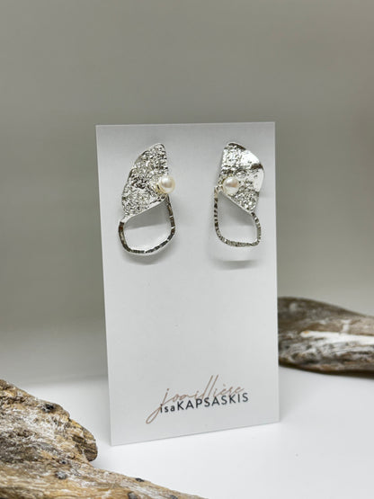 Boucles d'oreilles MARIES argent et perle fait mains à Montréal Isabelle Kapsaskis Boucles d'oreilles MARIES argent et perle