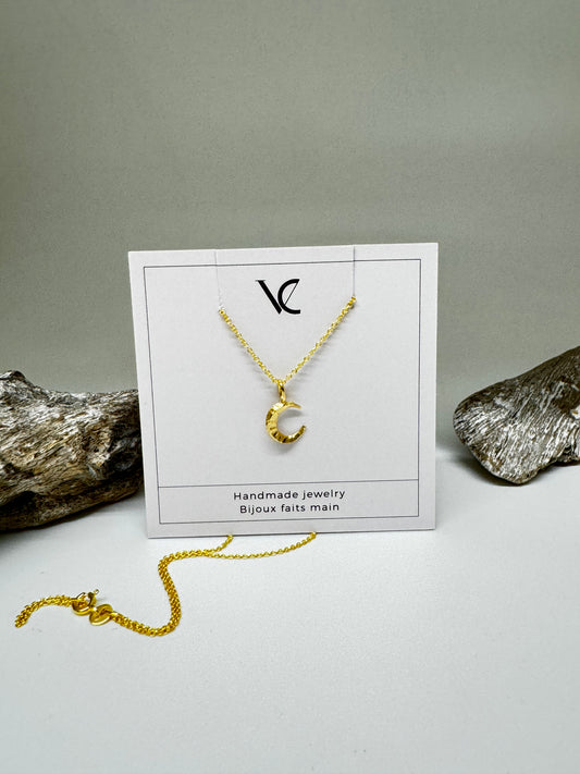 MOON, collier avec une petite breloque lune or Fait main à Montréal Véronique Roy