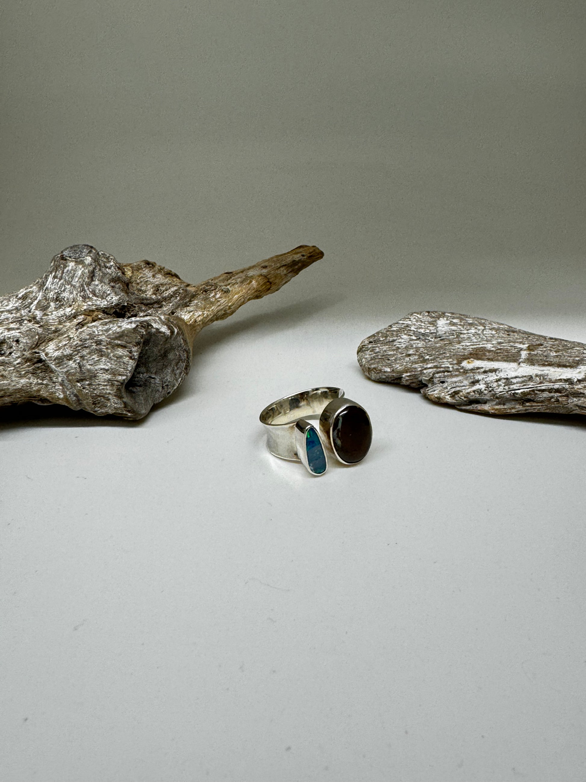 Bague Argent sterling Opal de feu et Roche mère Dessiné par Carole Morand de Montréal Opal