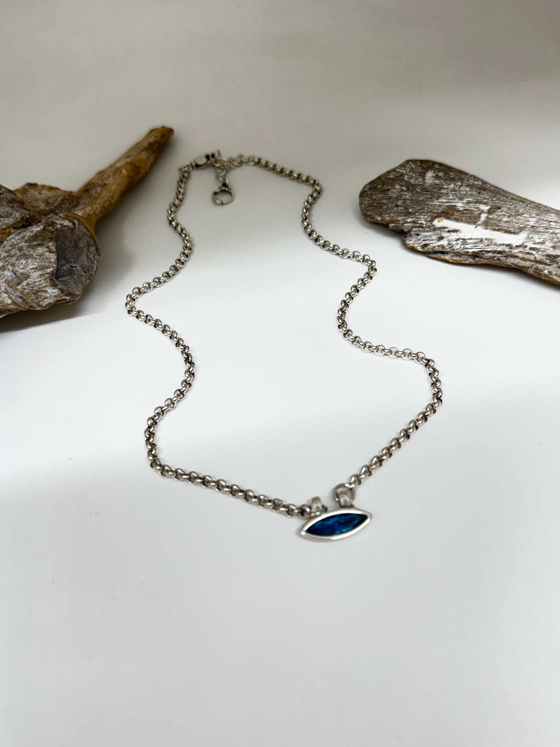 Le collier DATURA Fabriqué par des Artisans d'Espagne Ciclon 264806-07