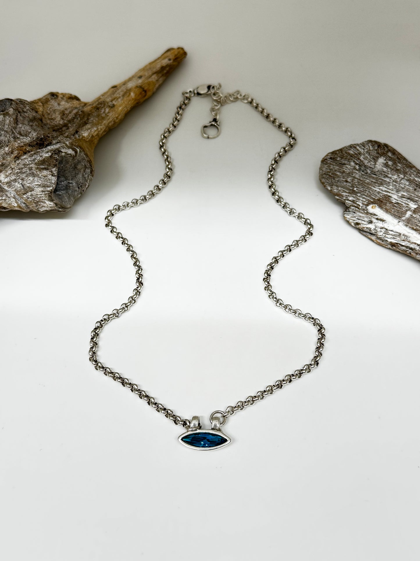 Le collier DATURA Fabriqué par des Artisans d'Espagne Ciclon 264806-07