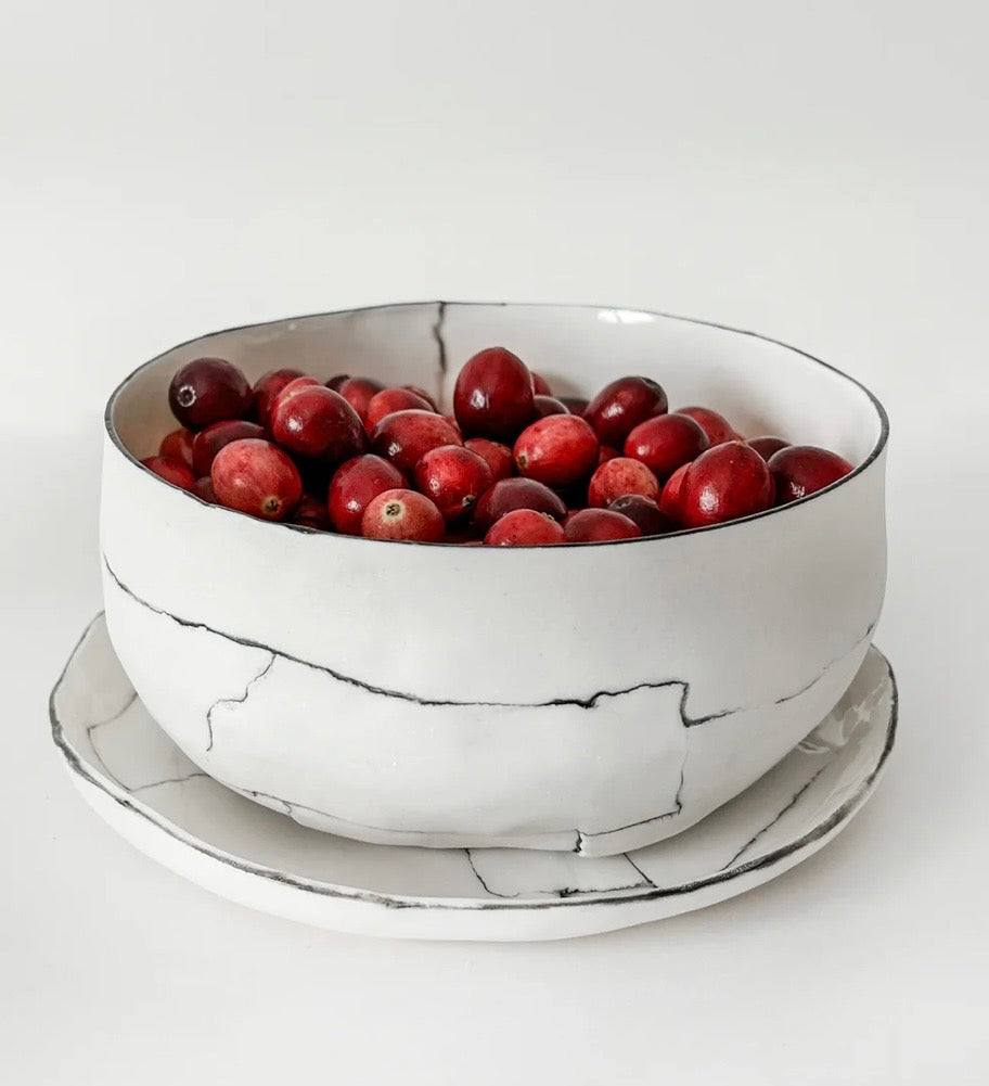 Atelier G De Blanc et Noir - Gréta céramiste Passoire à fruits petite à la main à Morin-Heights Atelier G De Blanc et Noir Passoire à fruits