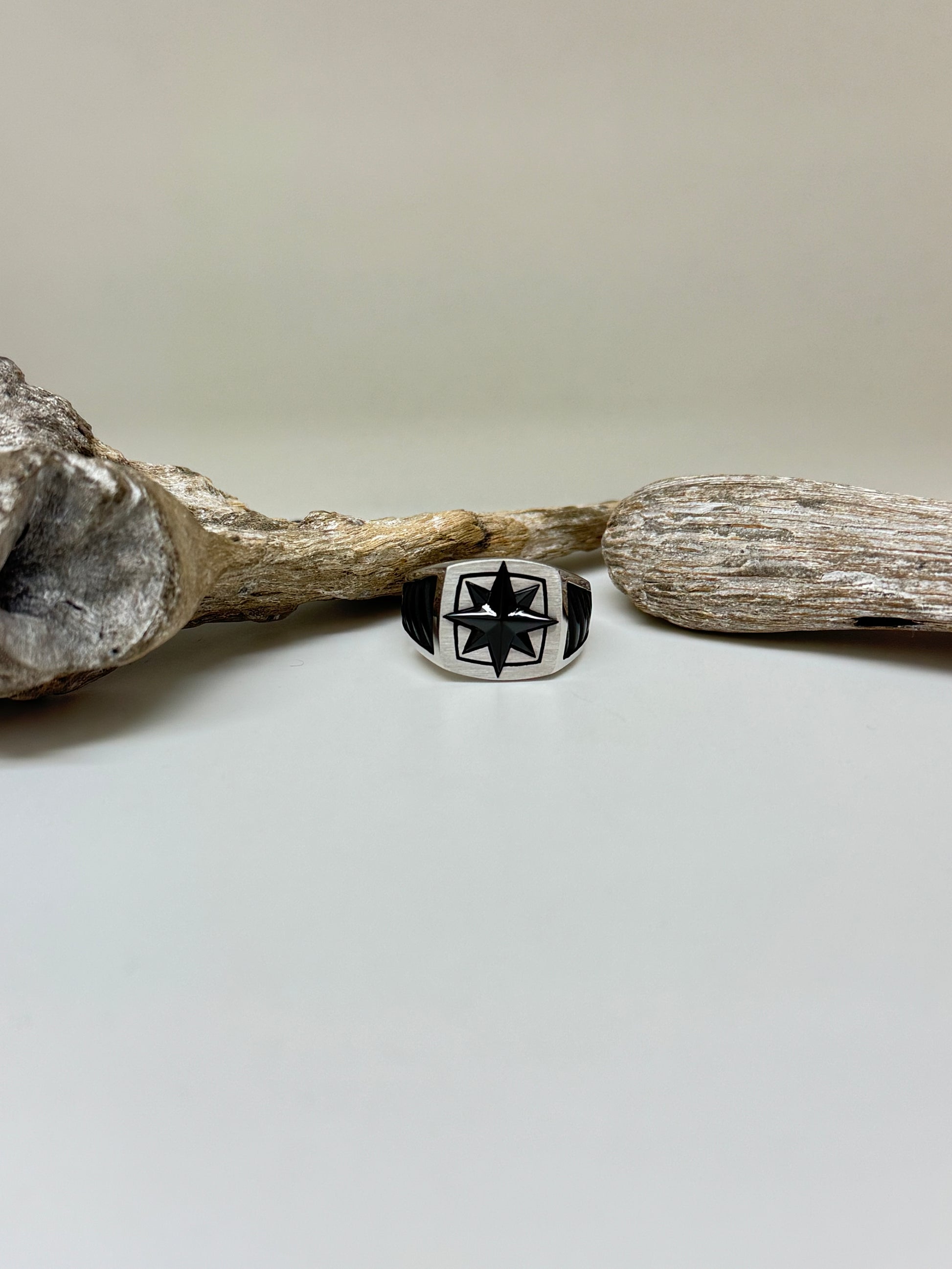 Bague Signet étoile du nord en Acier inoxydable, dessinée par Arz Steel Montréal AS-R126