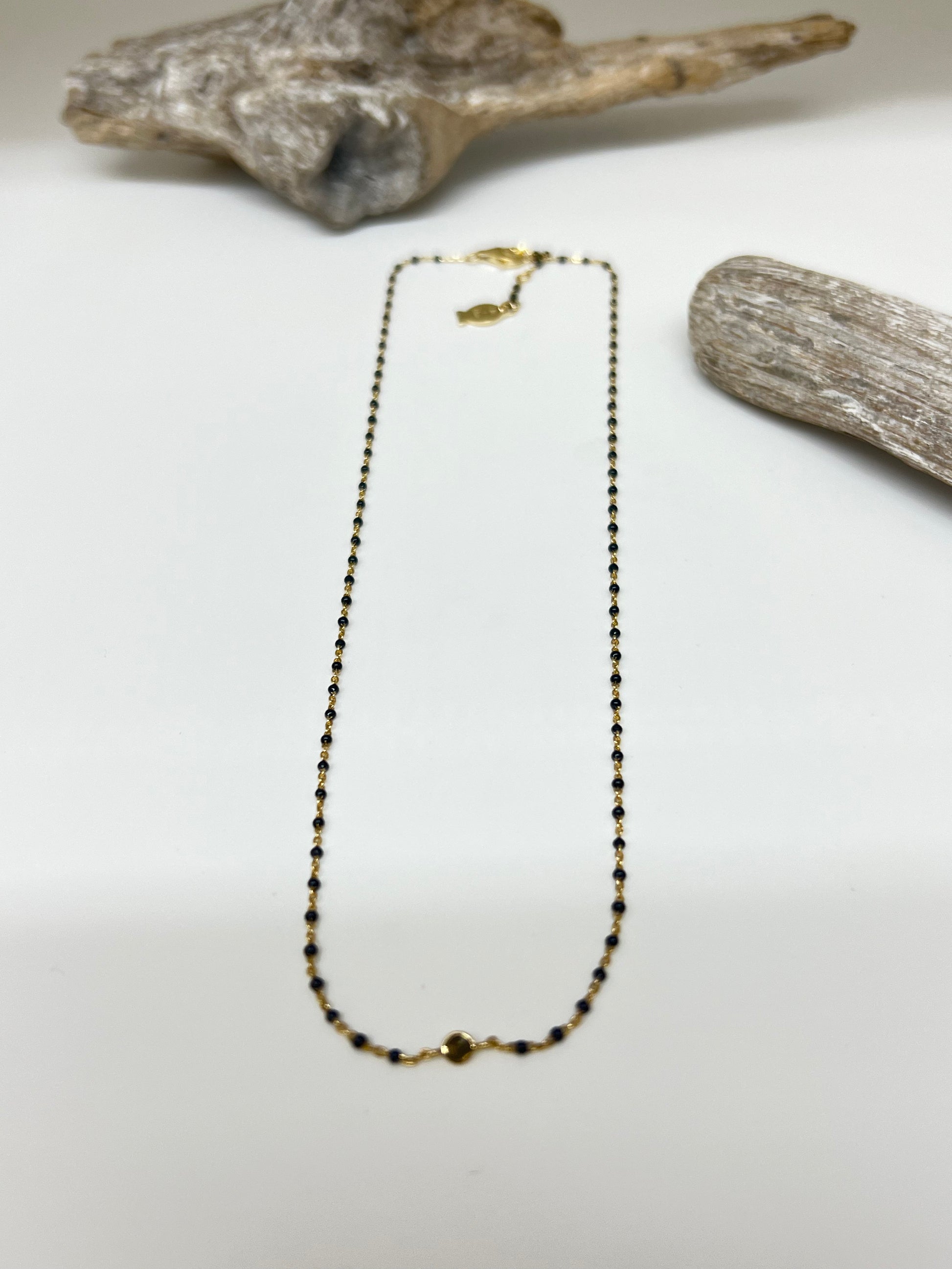 Collier Mimi noir Argent 925 plaqué or 18 kt Fabriqué à la main à Paris en France Clio Blue