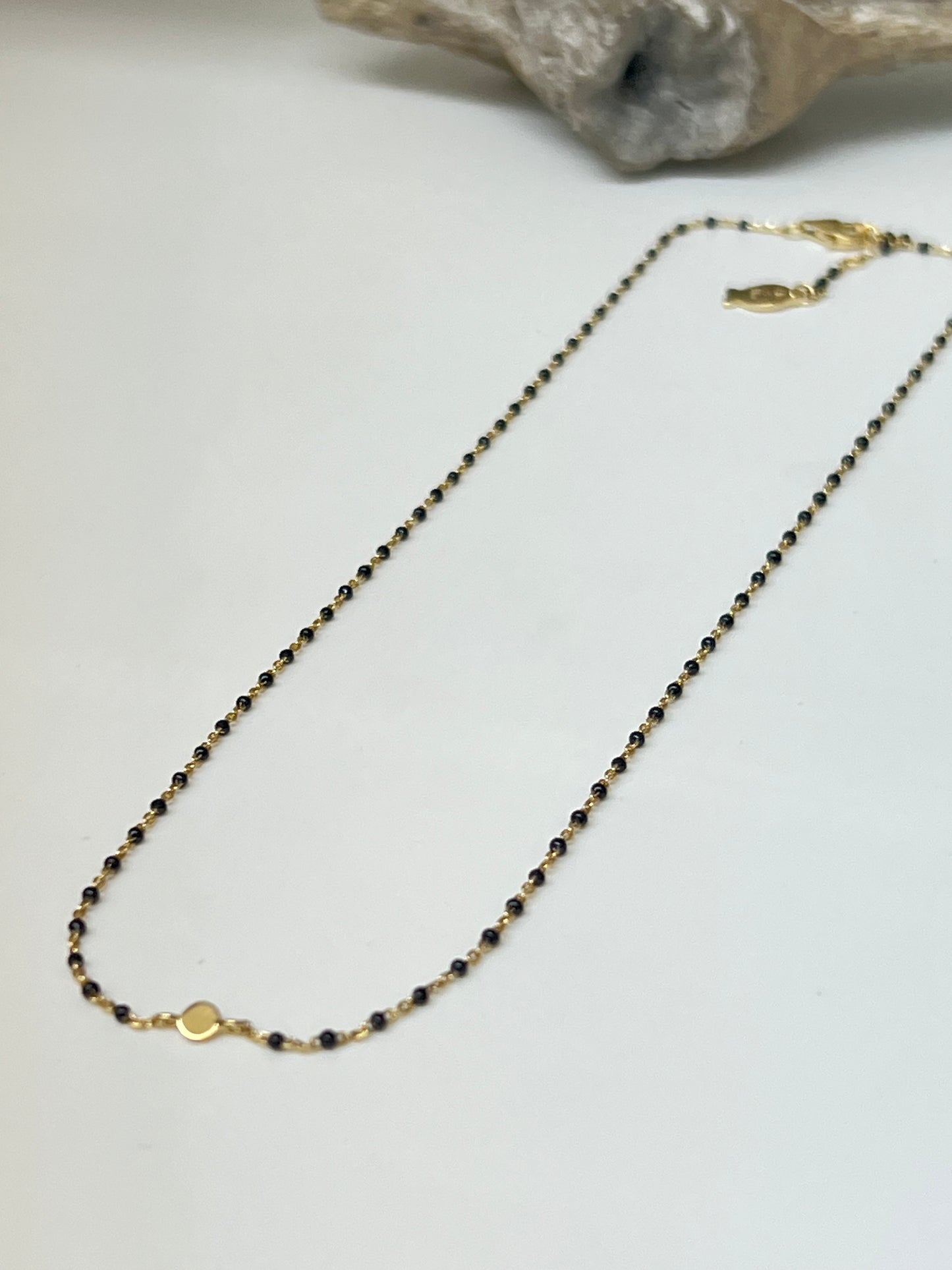 Collier Mimi noir Argent 925 plaqué or 18 kt Fabriqué à la main à Paris en France Clio Blue