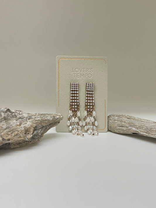 <p>Boucles Carraway drop de Vancouver, dessinée à Vancouver Lovers Tempo 1SU23014-WHT</p> <p>&nbsp;</p> 