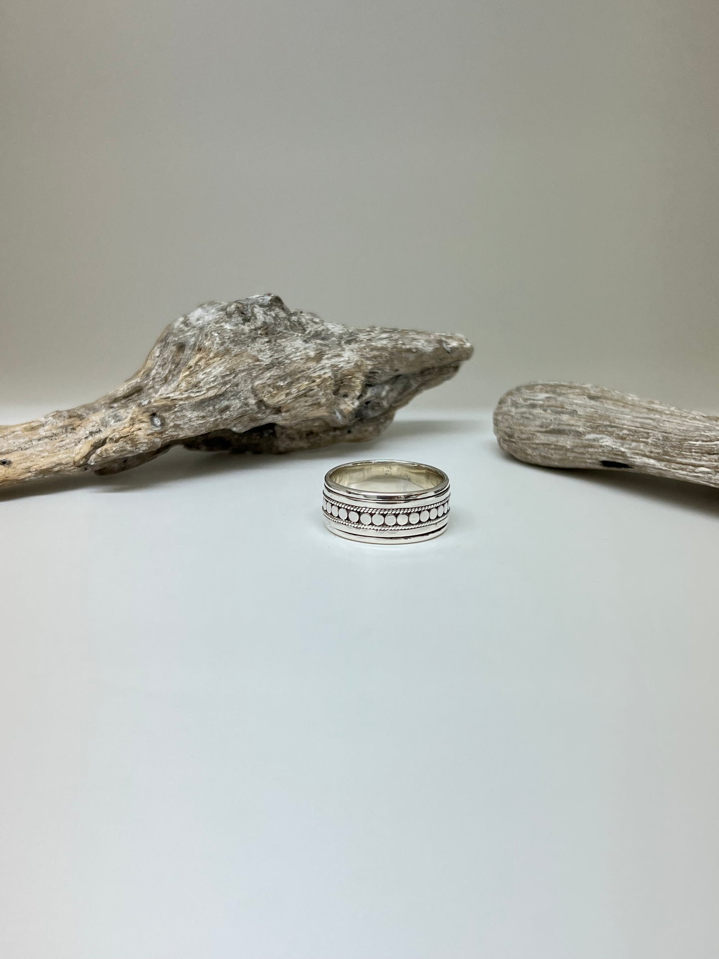 Bague en Argent 925 Fait main Artisans Mireille Larbie bijoux Jonc Argent 925