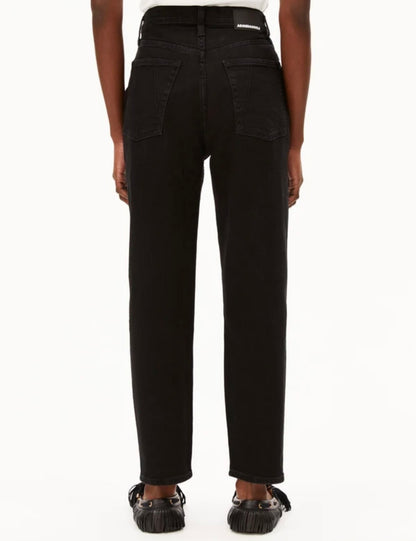 MAIRAA HIGH WAIST MOM JEANS Mélange de coton recyclé Armed Angel MAIRAA HIGH WAIST MOM JEANS