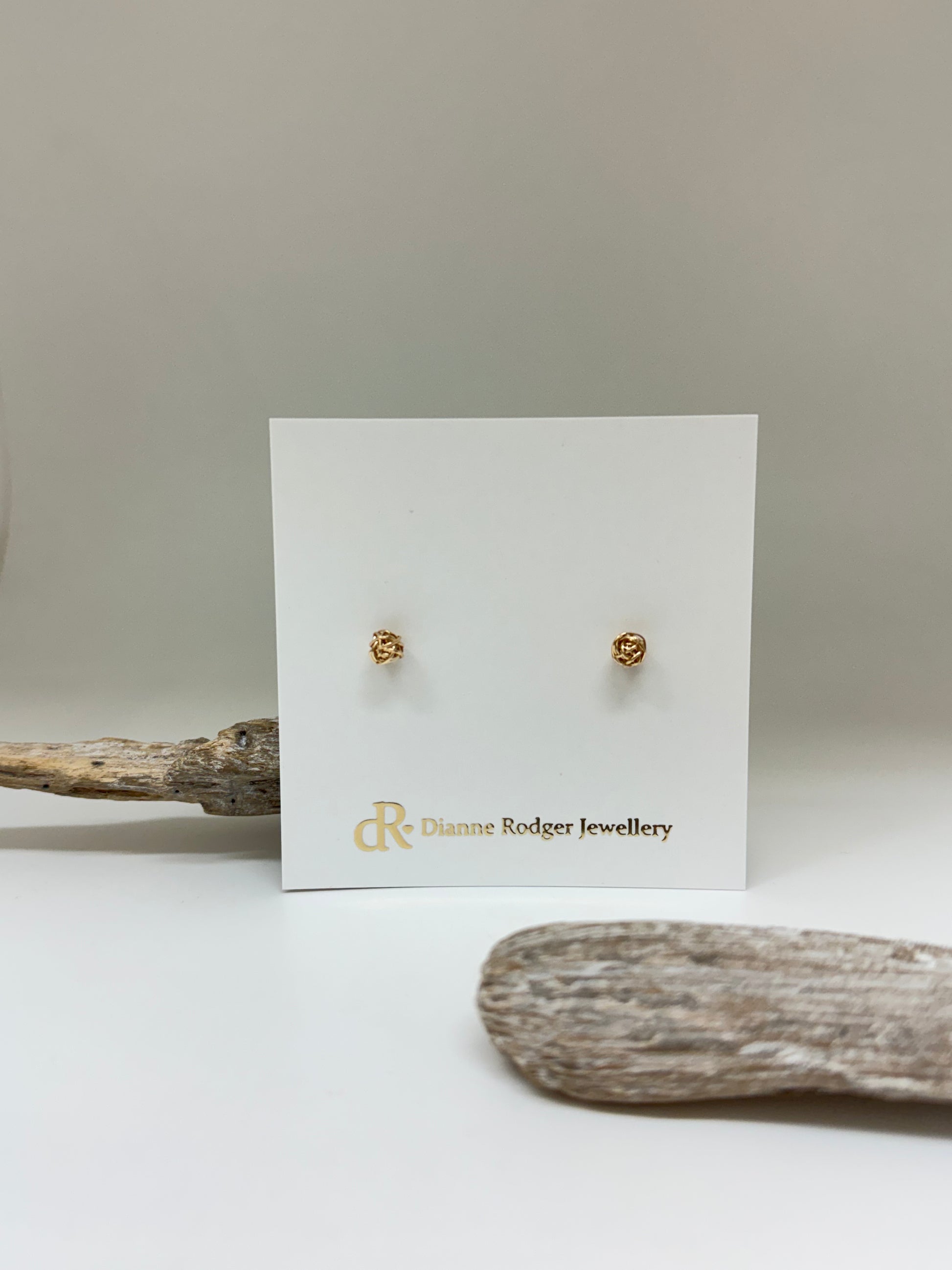Boucles d'oreille Twist ball Stud gold earring, Fait en Outaouais Dianne Rodger ygf-std-6mm