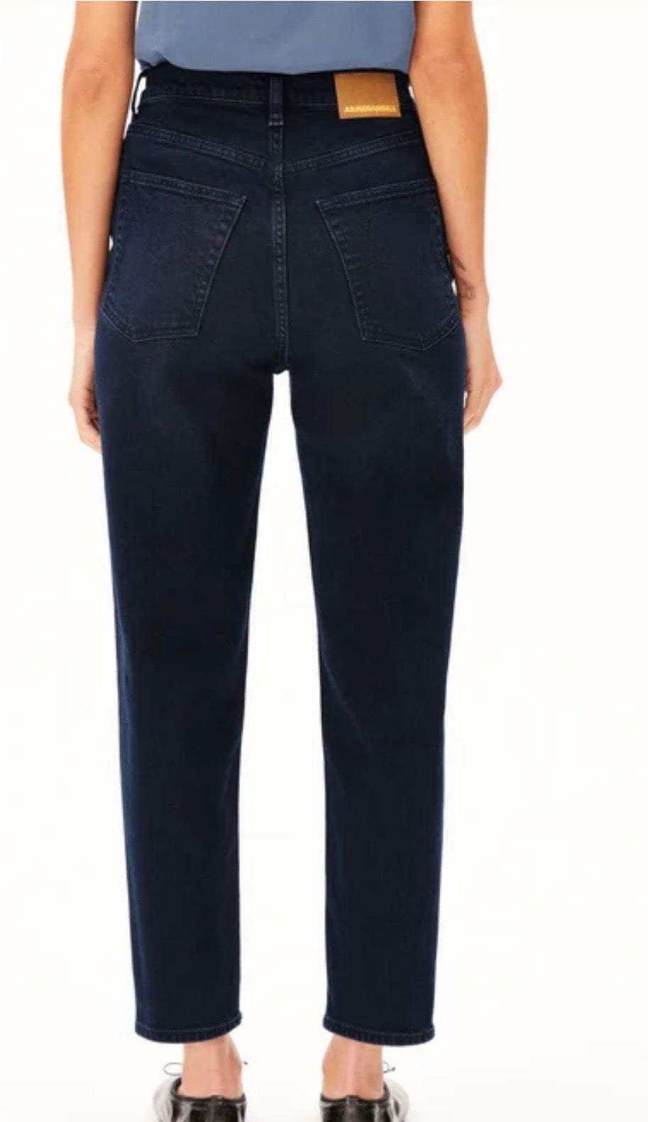 MAIRAA HIGH WAIST MOM JEANS deepwater  Mélange de coton recyclé Armed Angel MAIRAA HIGH WAIST MOM JEANS