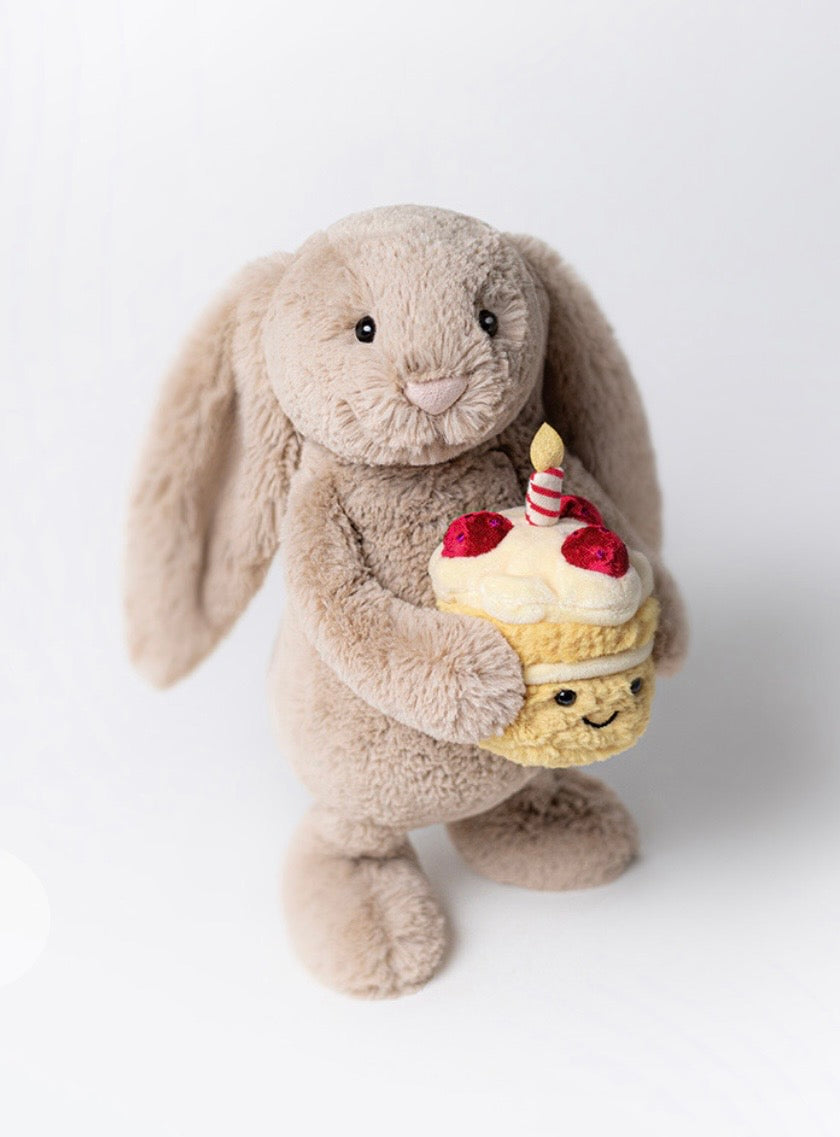 Bashful Beige « Anniversaire » peluche Jellycat dessinée à Londres Lapin Bashful Beige « Anniversaire » BAS3BEBB