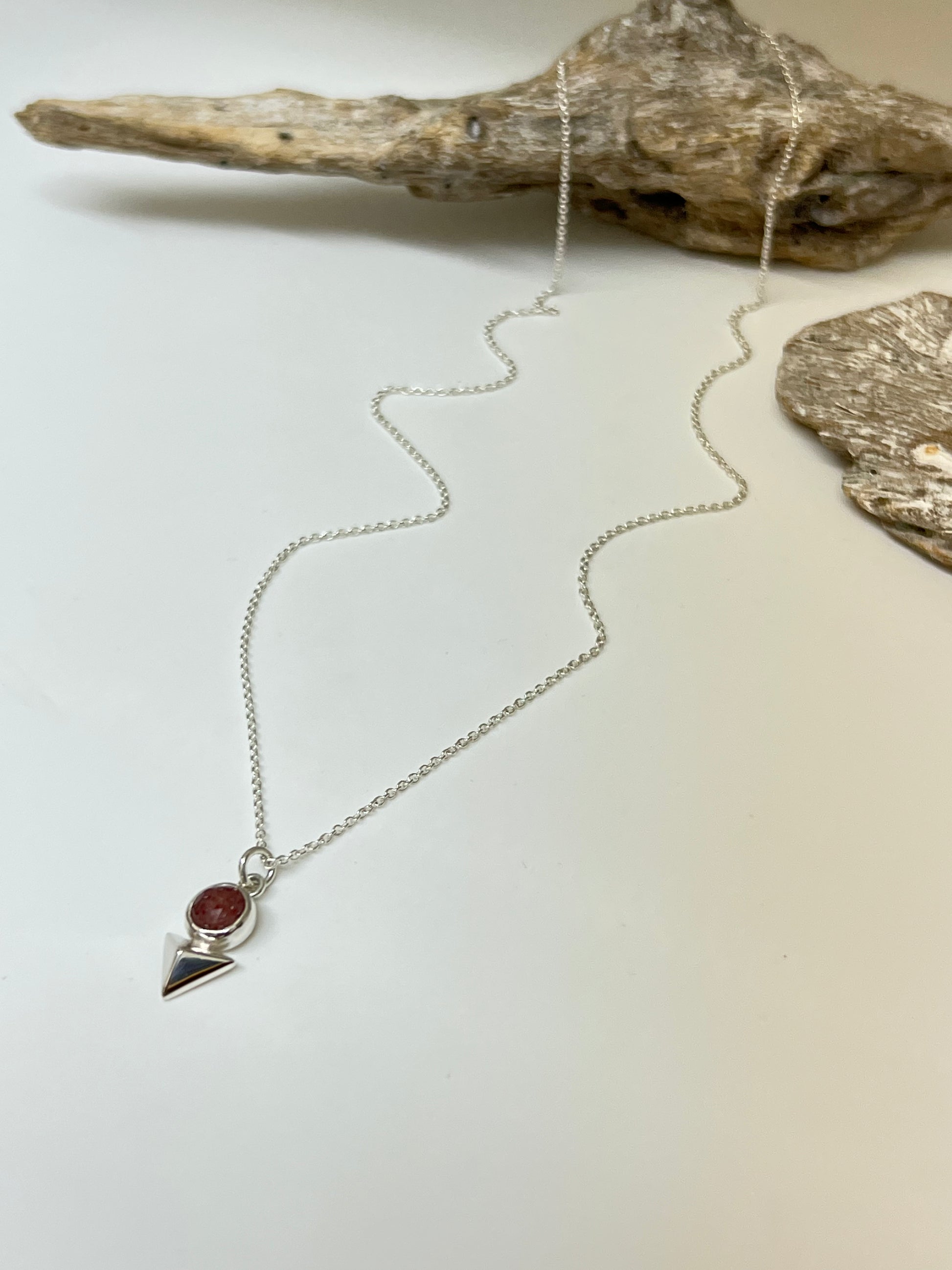 Collier Essor Argent et Quartz rose Fait main à Montréal Fait main à Montréal Véronique Roy