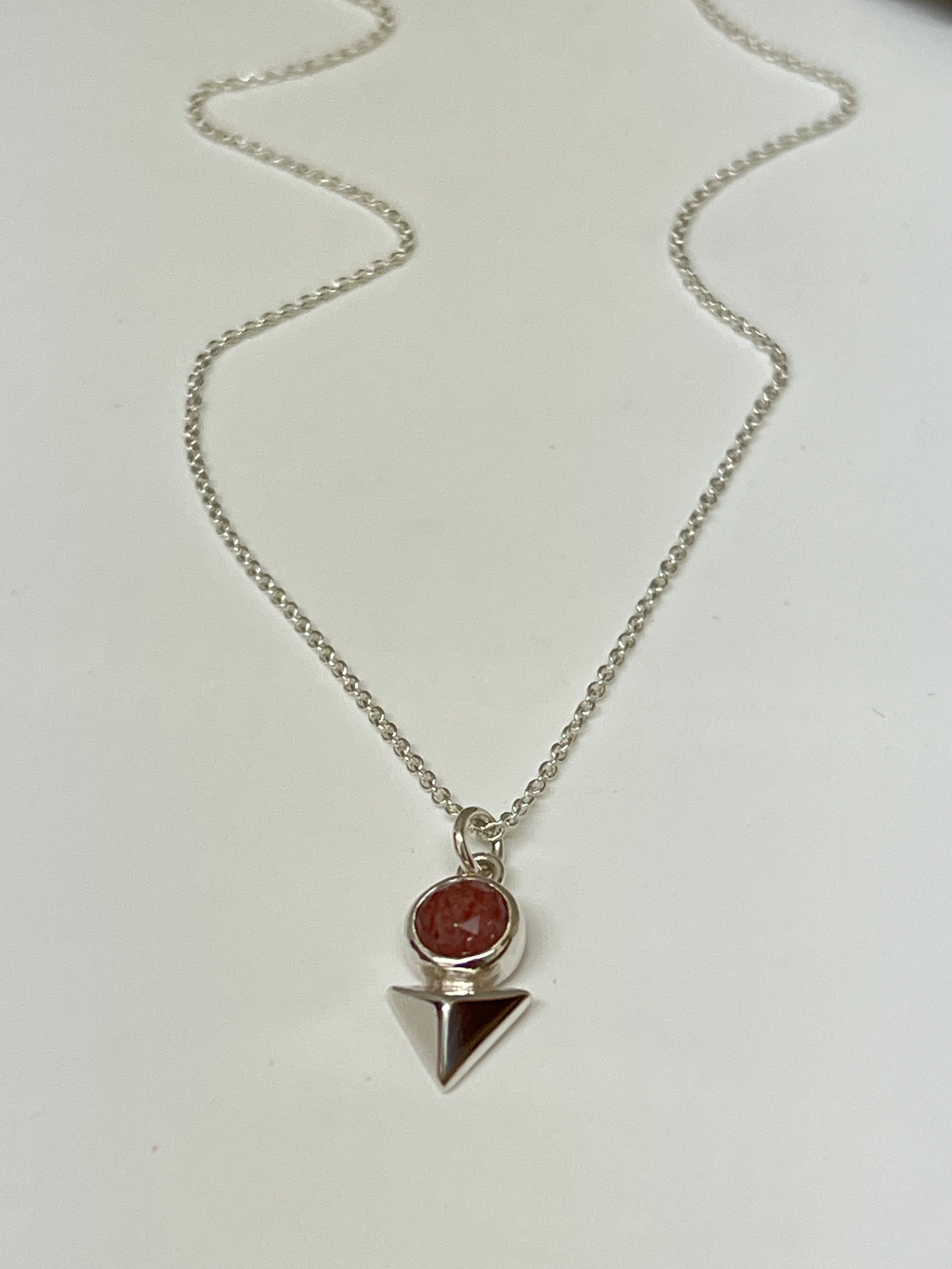 Collier Essor Argent et Quartz rose Fait main à Montréal Fait main à Montréal Véronique Roy