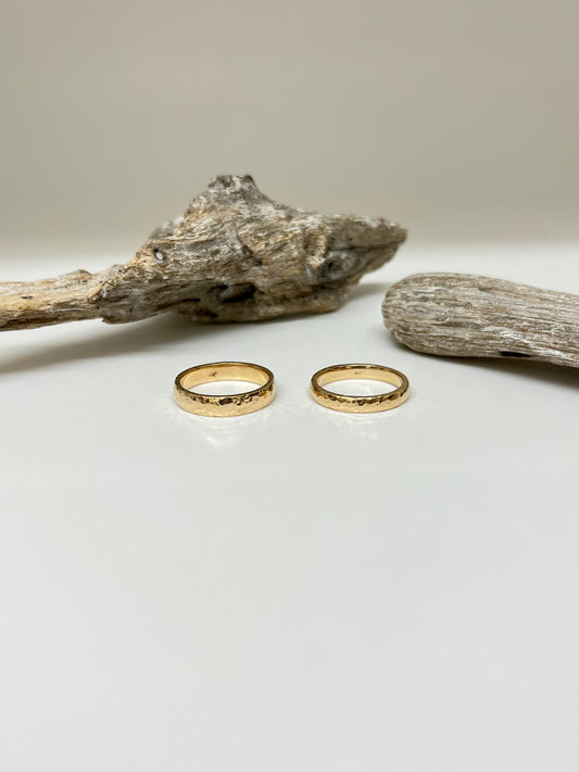 Bague Martelée fine Or 14 carats recyclé Fait en Outaouais
