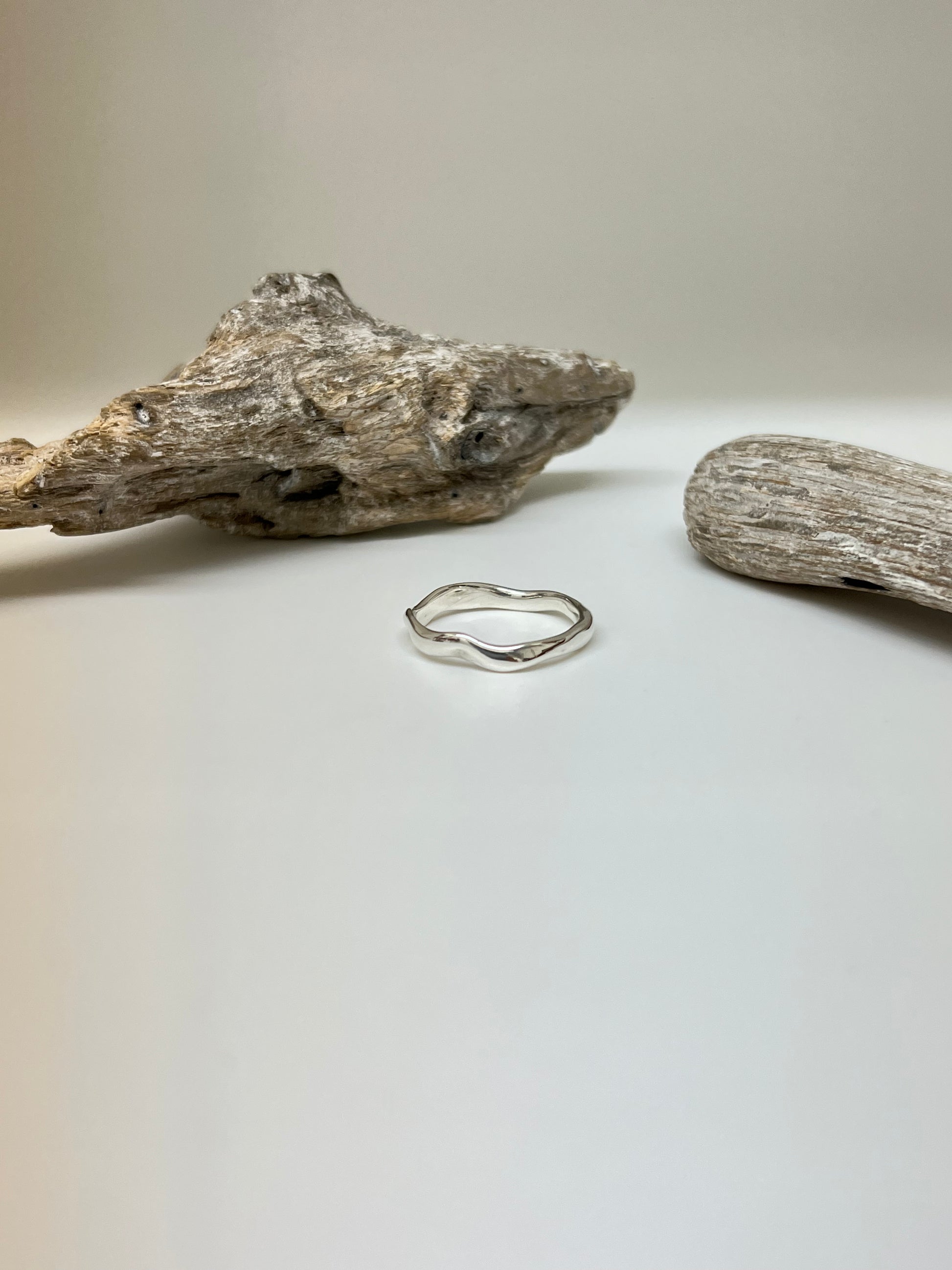 Bague Ondulée Argent 925 recyclé Fait en Outaouais Alliance W Jewellery
