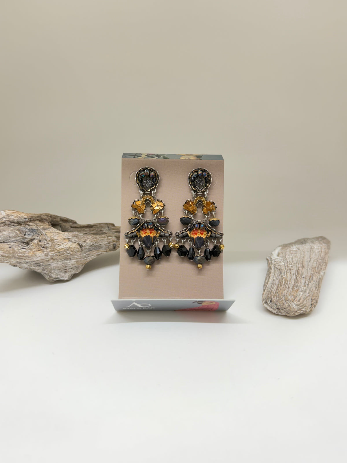 Boucles d'oreilles artisanales Obsidian Night - Sumi Petal AyalaBar AyalaBAR
