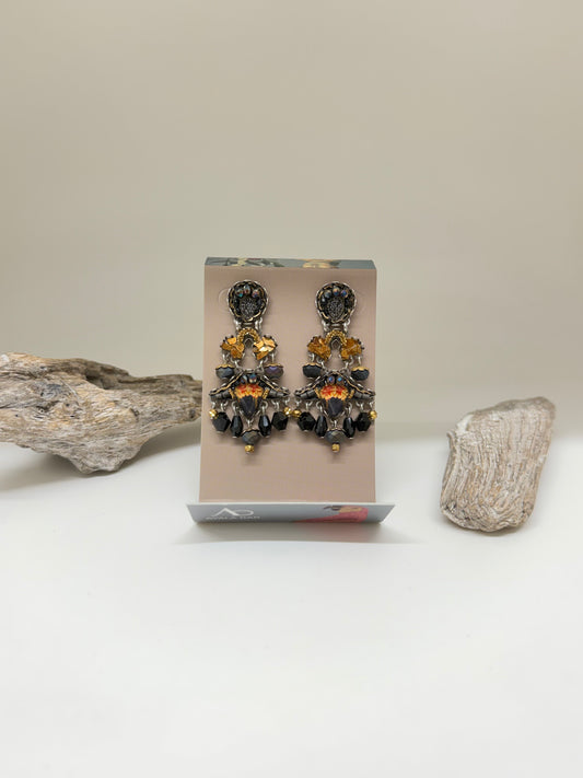 Boucles d'oreilles artisanales Obsidian Night - Sumi Petal AyalaBar AyalaBAR