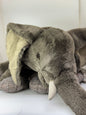 Éléphant, peluche dessinée à Paris