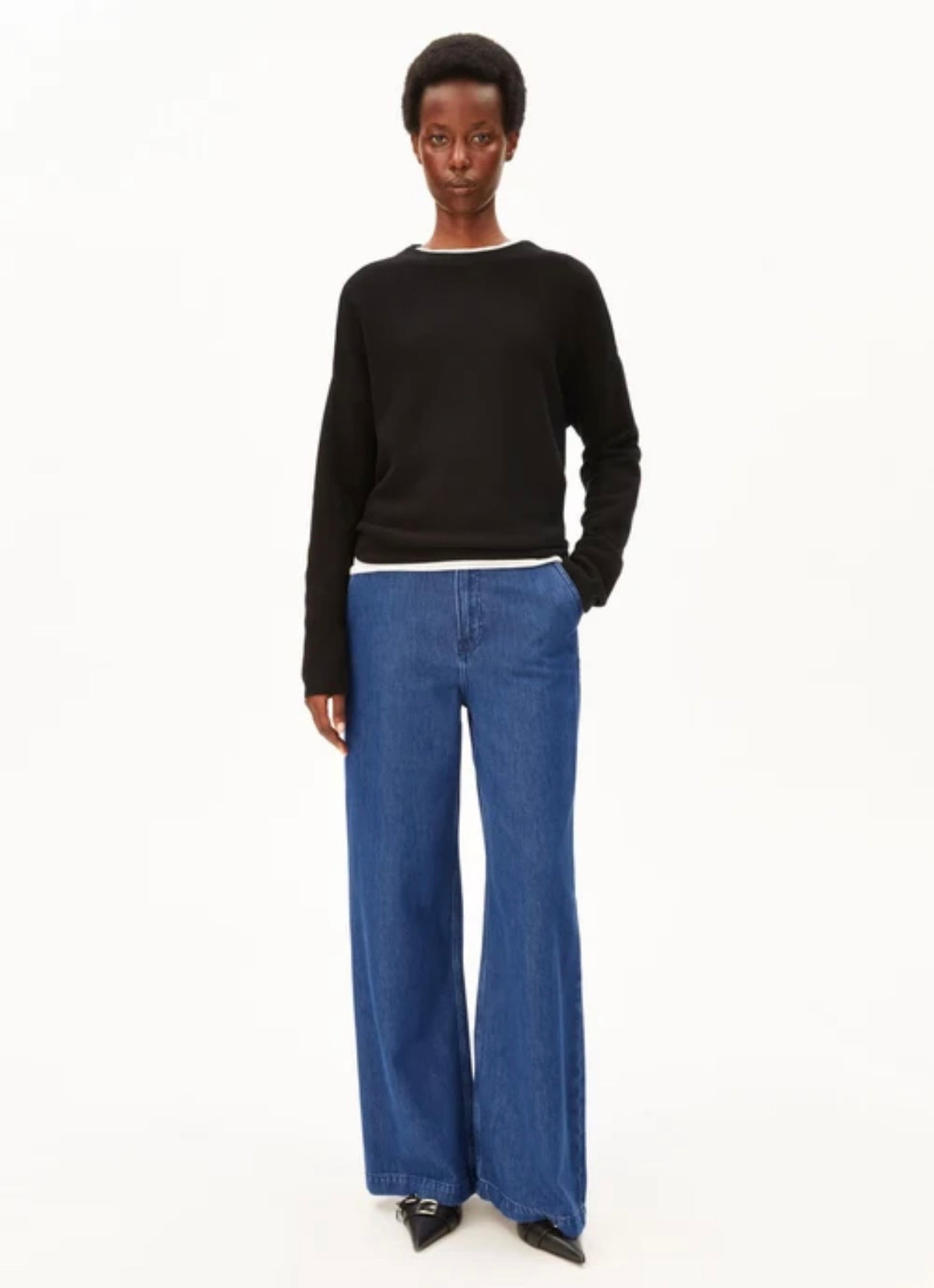 MERINAA PULL EN MAILLE Noir Armed Angel Merinaa pull cotton biologique Merinaa noir