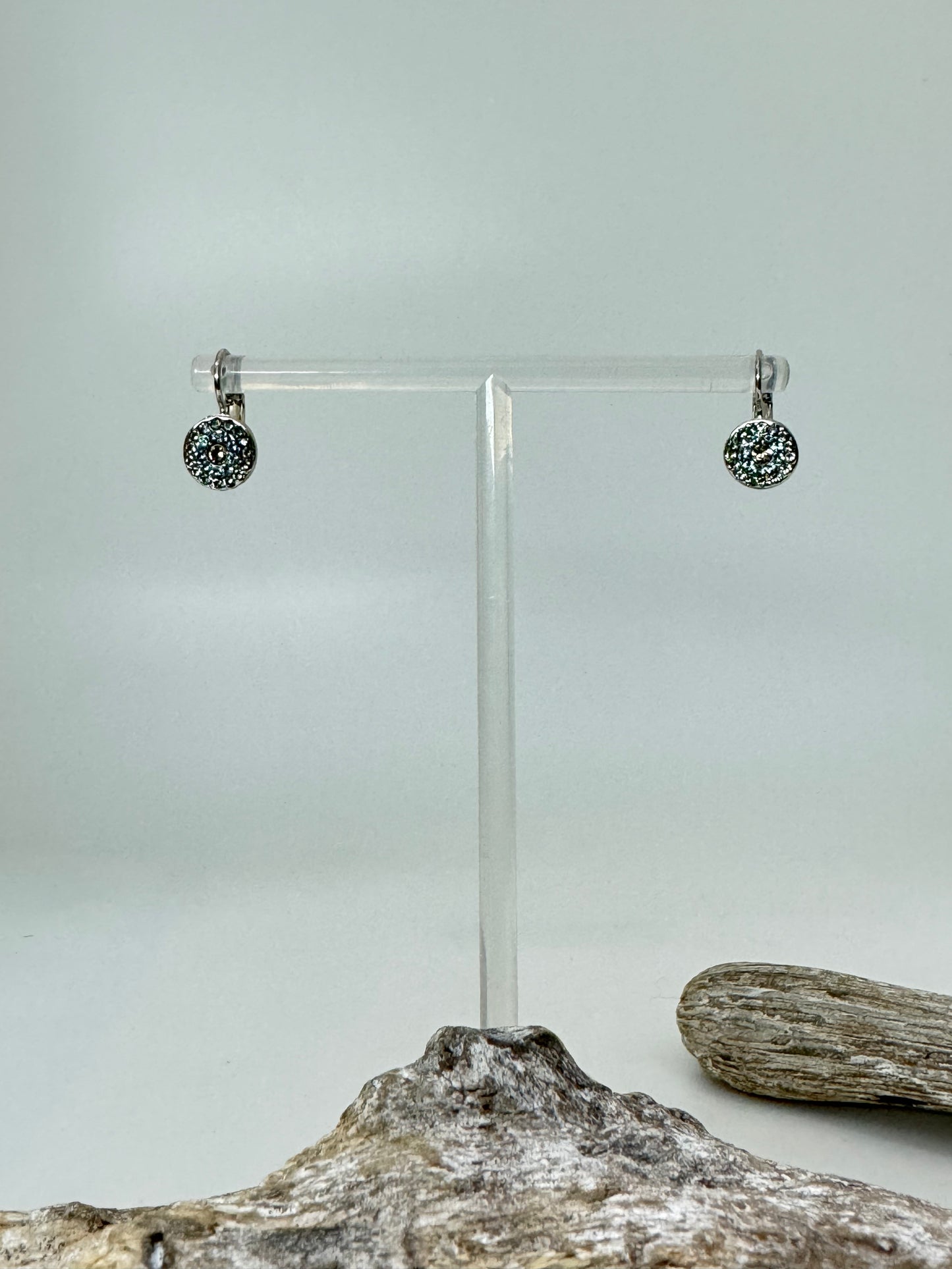 Boucles en laiton plaqué argent rhodiomé avec Cristal de Swarovski Mariana e-1344-215