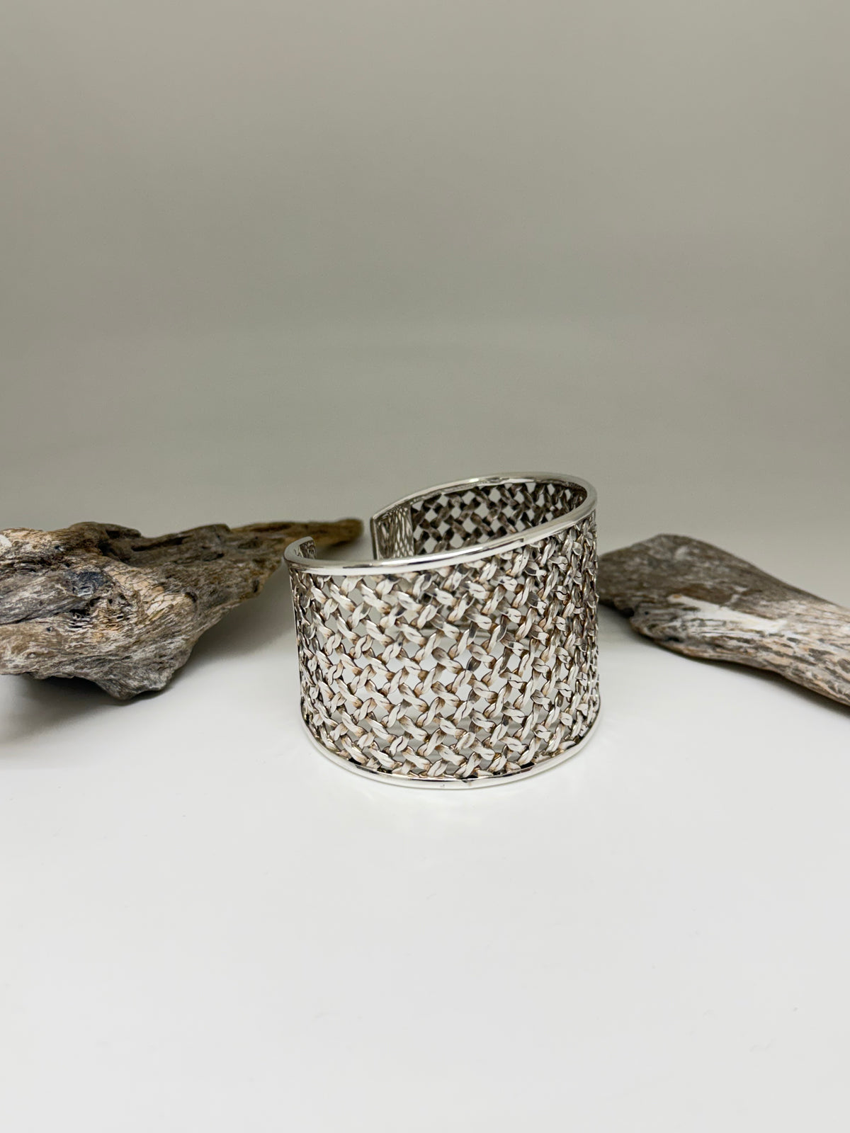 Bracelet Artisanal Cuff tressé Argent 925 et or Fait par des Artisans de l’Indonésie Bracelet Artisanal Cuff