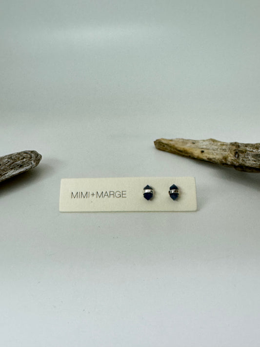 Boucles d'oreilles en saphir bleu avec argent dessiné à Vancouver