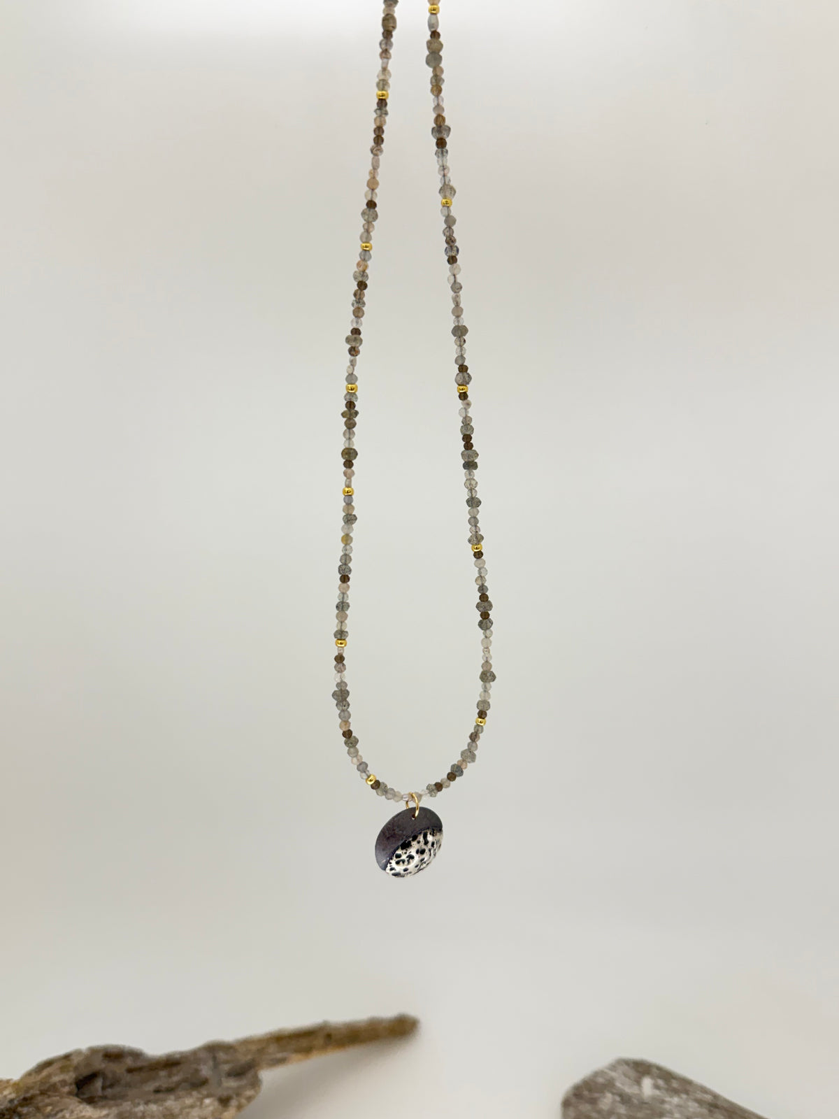 Collier Dream Glow Labradorites, fait mains Air & Earth Jewellery