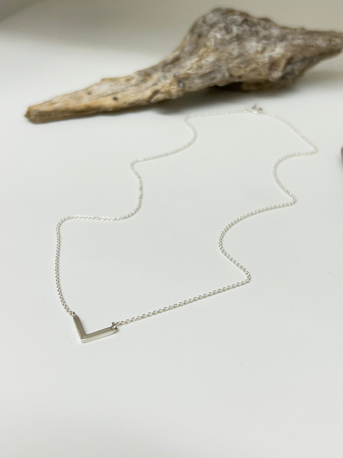 Collier Chevron Argent Fait main à Montréal Maksym Joaillerie COLCHEV